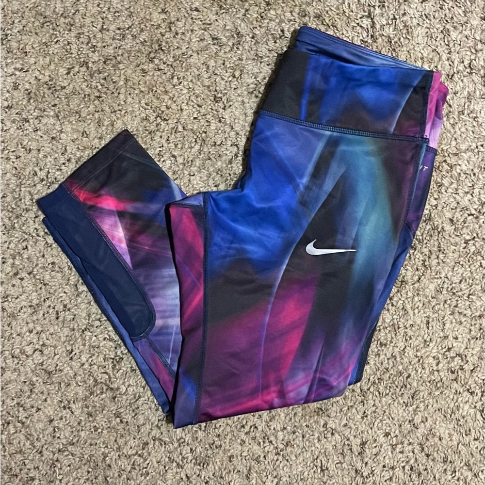 Nike Crop Leggings Size Medium